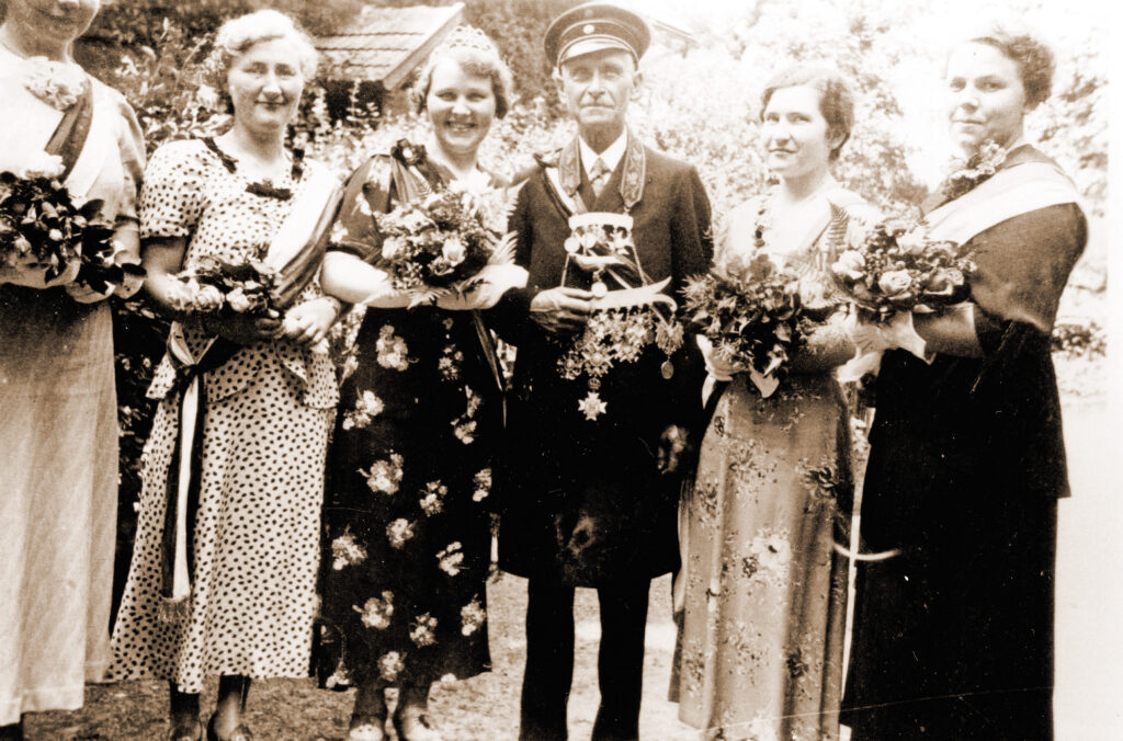 19377